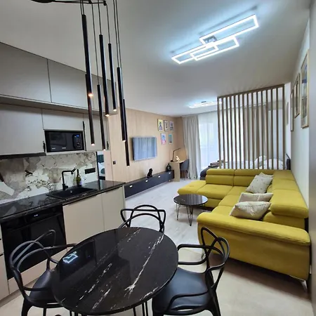 Alfa With Free Garage Parking Apartment