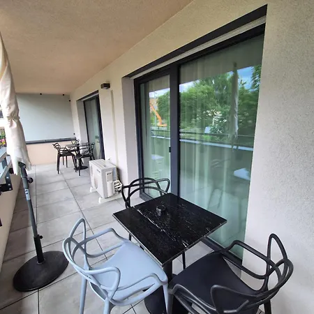 Alfa Free Garage Parking Ac Near Center Apartment