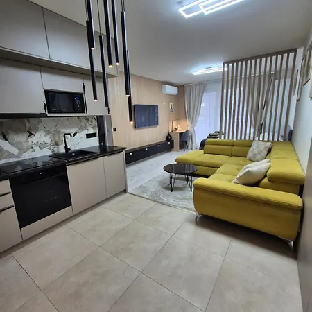 Alfa Free Garage Parking Ac Near Center Lägenhet *