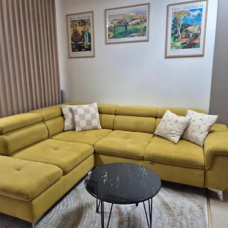 Alfa Free Garage Parking Ac Near Center Lägenhet