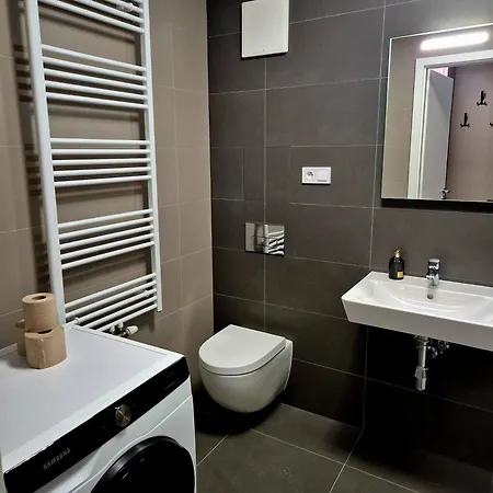 Lägenhet Alfa Free Garage Parking Ac Near Center *